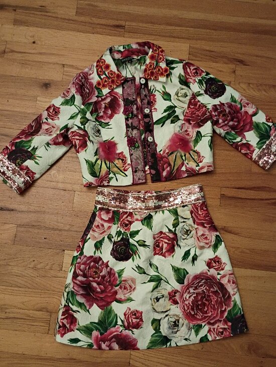 Dolce & Gabbana Jackets & Blazers - Dolce&Gabbana brocade sequined embellished rose floral cropped jacket skirt set